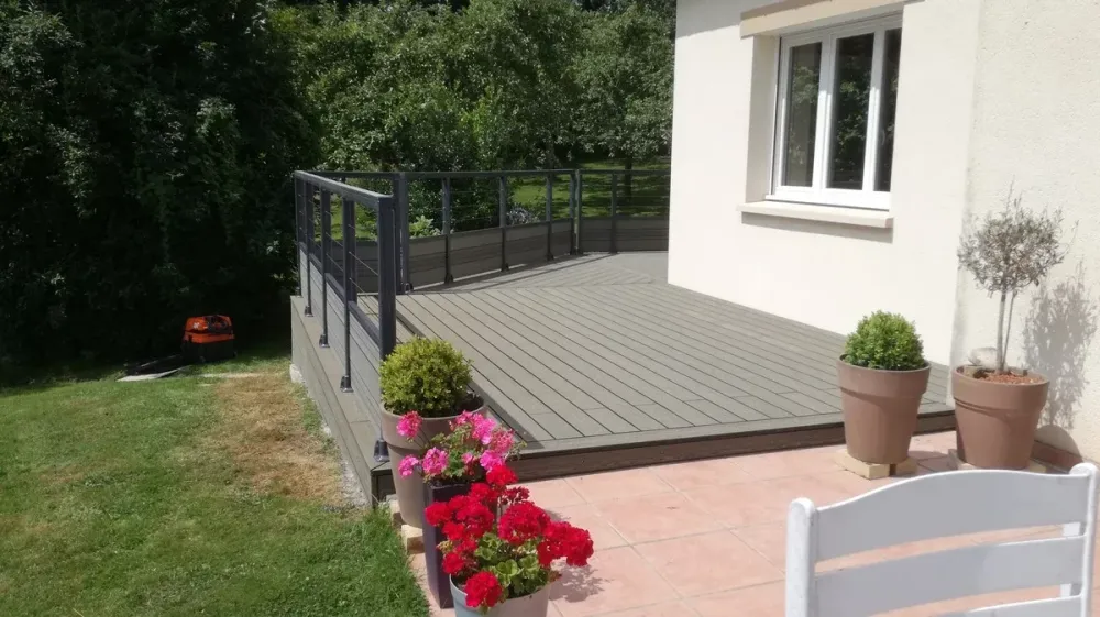Installation de terrasse en bois à Dialan sur Chaîne